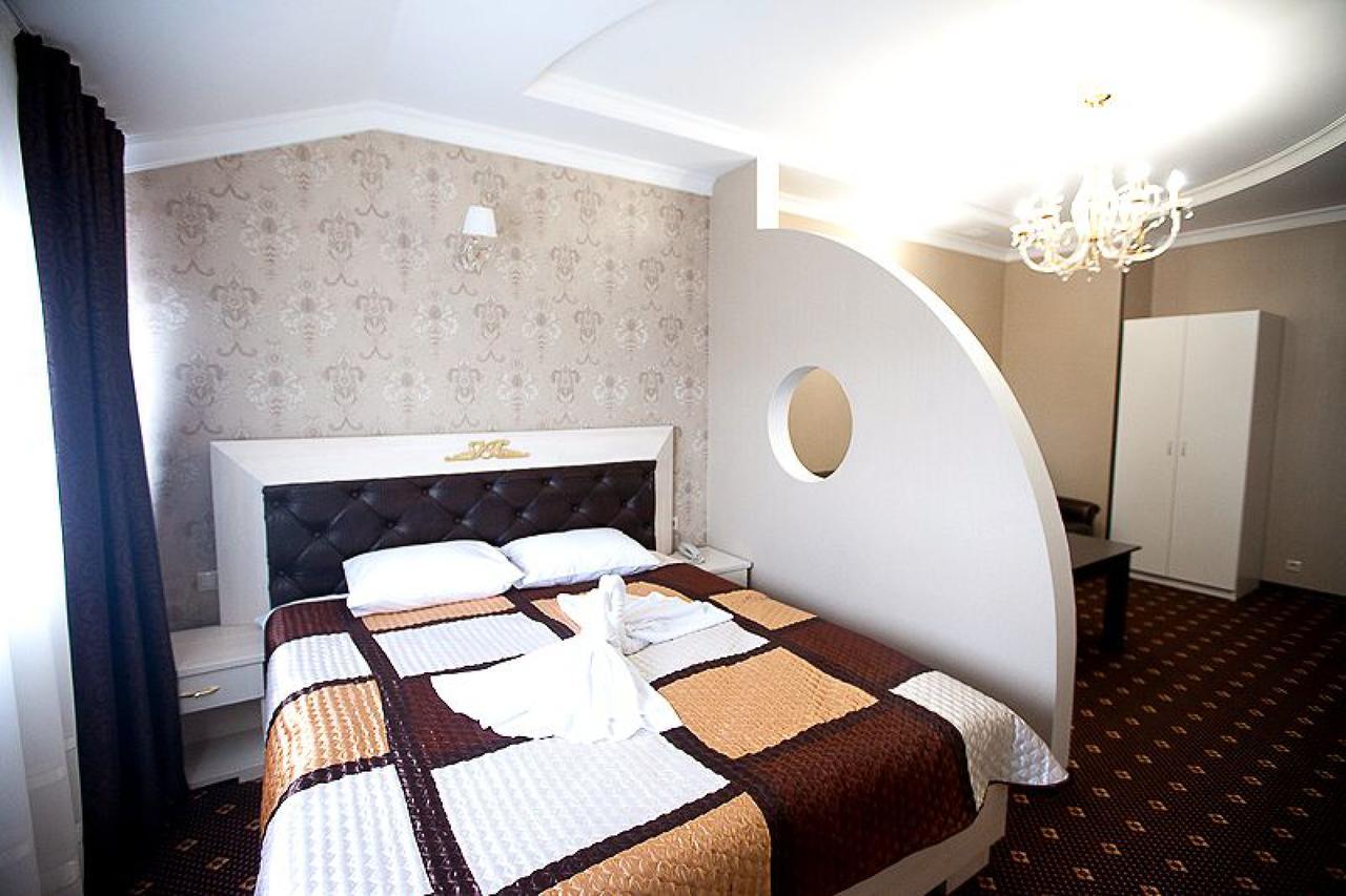 Hotel Kristall Palas Tver Luaran gambar