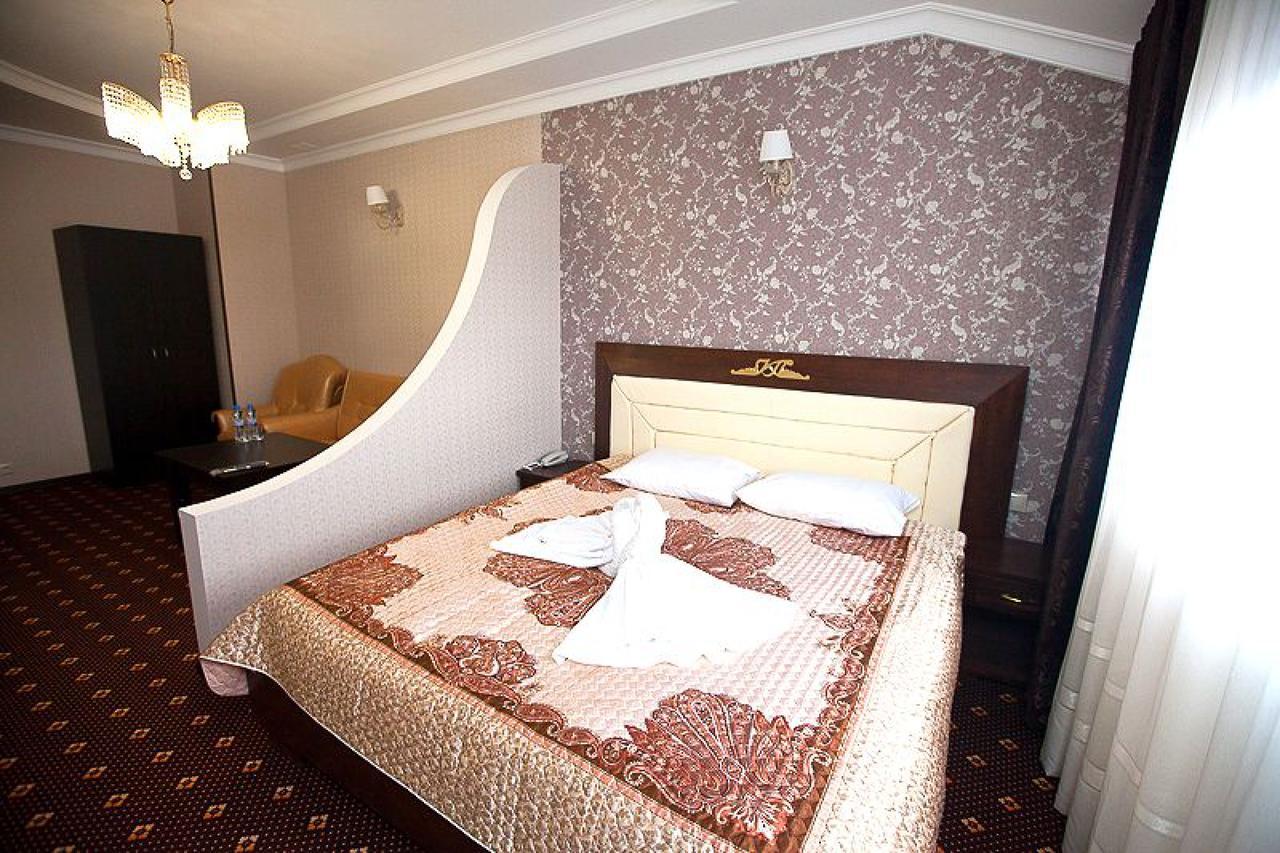 Hotel Kristall Palas Tver Luaran gambar